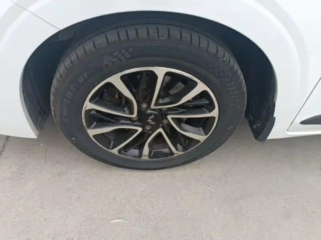 Wuling Jiachen — Фото автомобиля 22