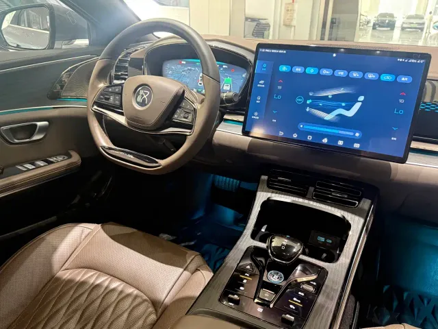 BYD Han — Фото автомобиля 11