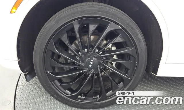 Lincoln Aviator 2nd Gen — Фото автомобиля 5
