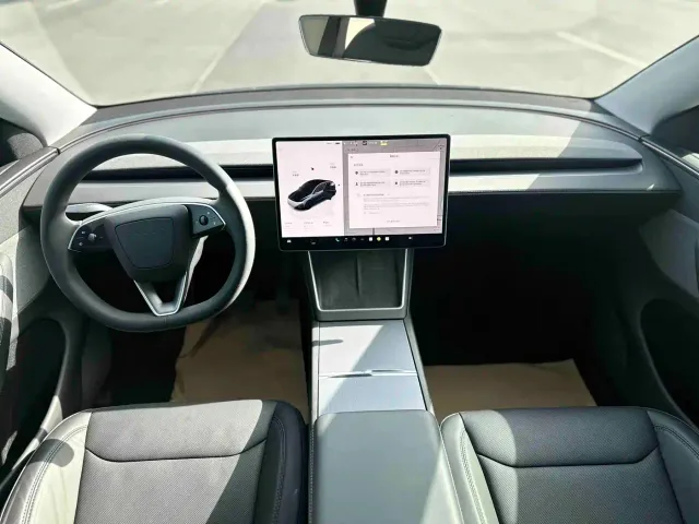 Tesla Model Y — Фото автомобиля 5