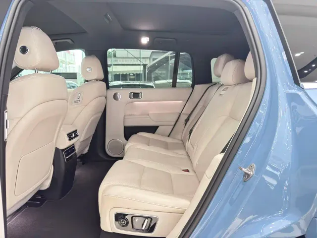 Li Auto L7 — Фото автомобиля 10