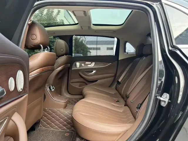 Mercedes-Benz E-Class — Фото автомобиля 6