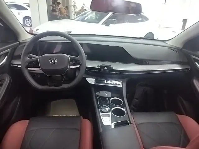Changan Eado — Фото автомобиля 9