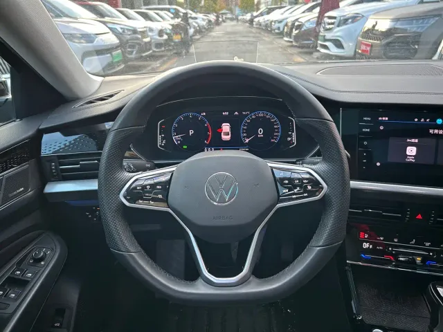 Volkswagen Passat — Фото автомобиля 11