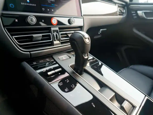 Porsche Macan — Фото автомобиля 20