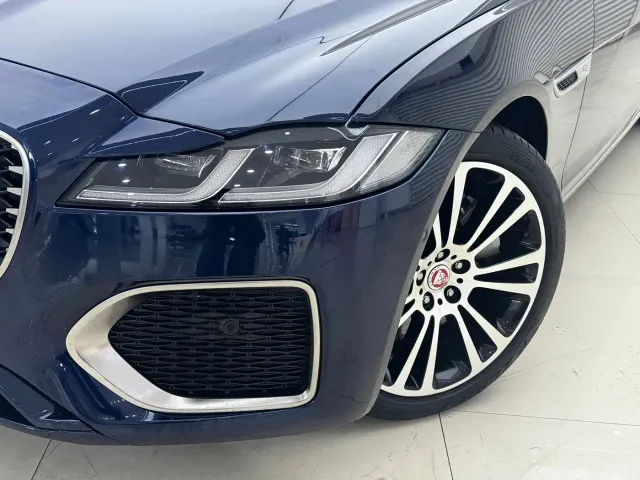 Jaguar XFL — Фото автомобиля 6