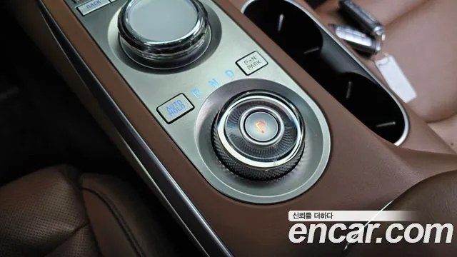 Genesis GV70 — Фото автомобиля 9