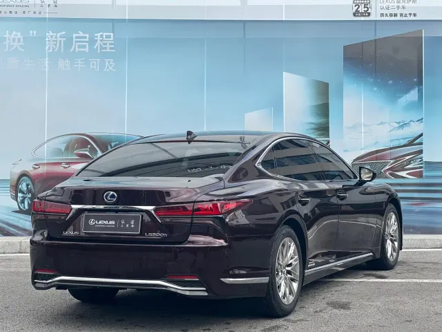 Lexus LS — Фото автомобиля 19