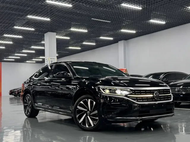 Volkswagen Passat — Фото автомобиля 3