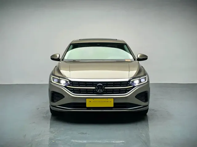 Volkswagen Passat — Фото автомобиля 2