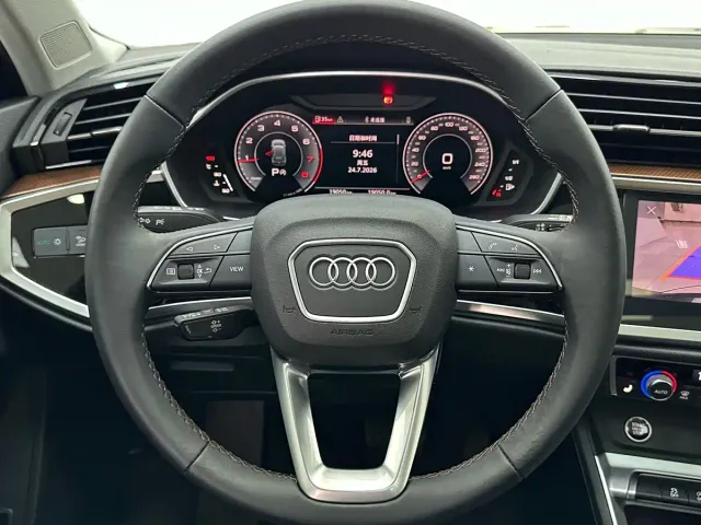 Audi Q3 — Фото автомобиля 11