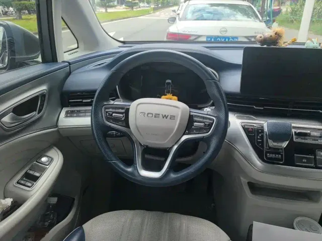 Roewe iMAX8 — Фото автомобиля 2