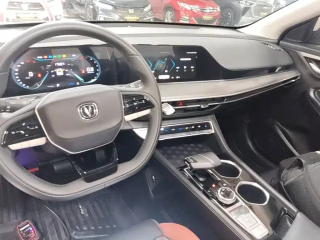 Changan Eado — Фото автомобиля 9