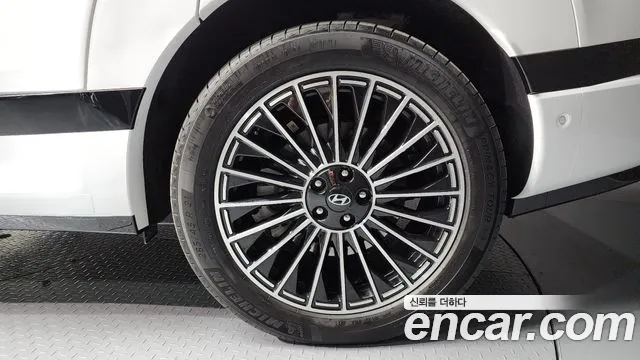 Hyundai Ioniq9 — Фото автомобиля 5
