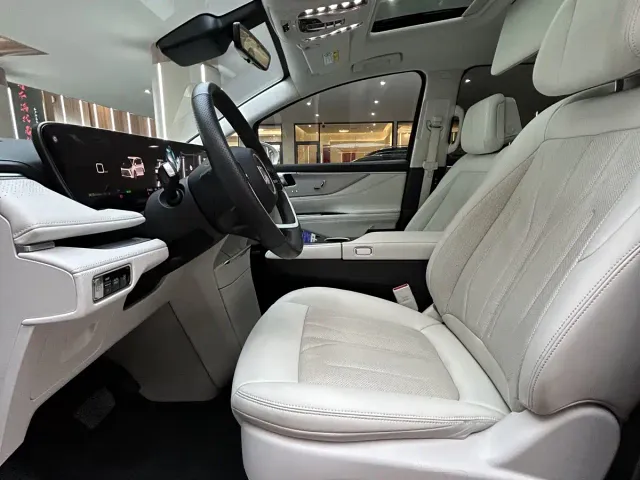 Buick Buick GL8 New Energy 2024 Landglory Premium Edition 7-Seater — Фото автомобиля 14