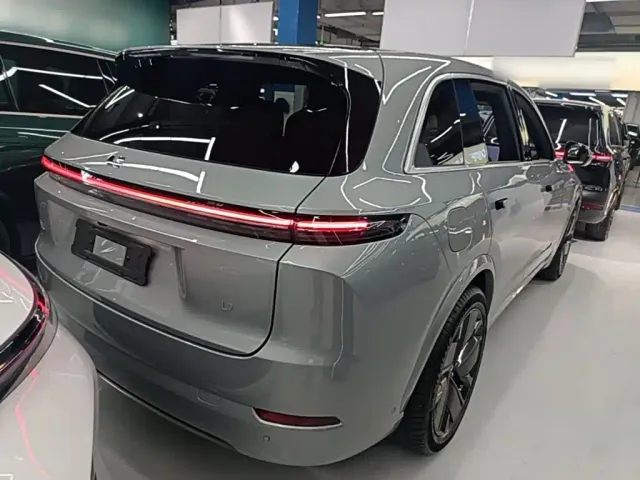 Li Auto L7 — Фото автомобиля 6