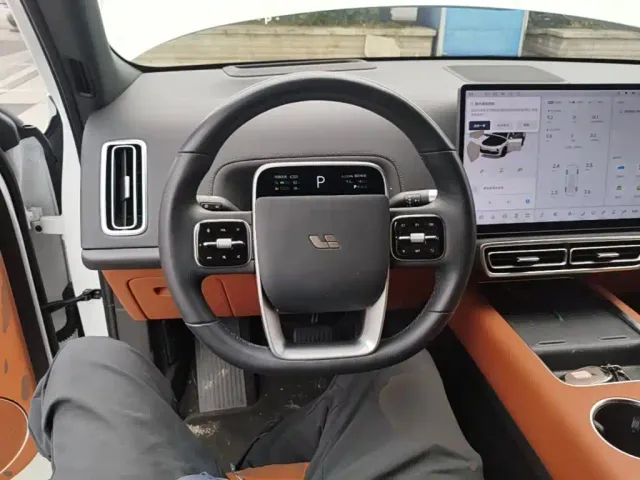 Li Auto L7 — Фото автомобиля 10