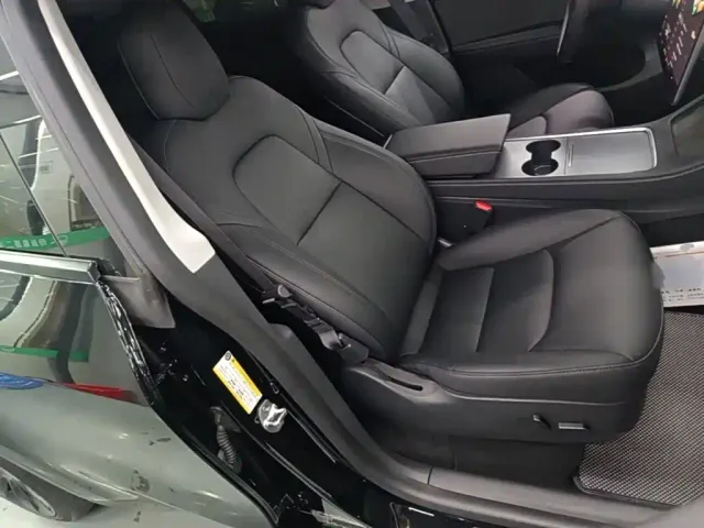 Tesla Model Y — Фото автомобиля 24