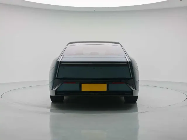 Xpeng P7 — Фото автомобиля 4