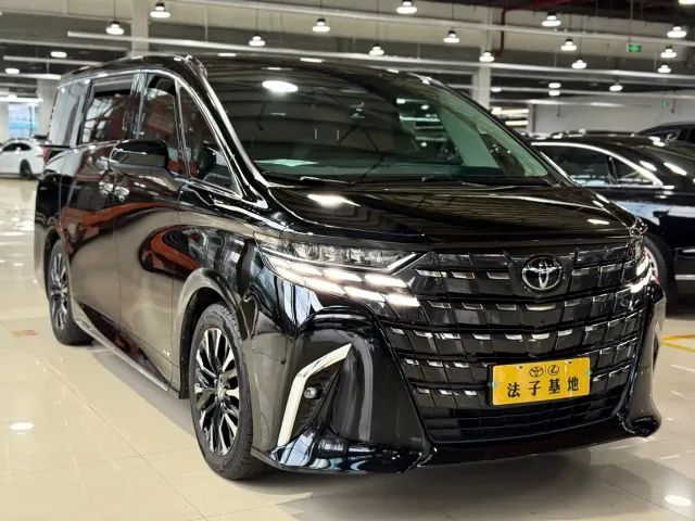 Toyota Alphard — Фото автомобиля 4