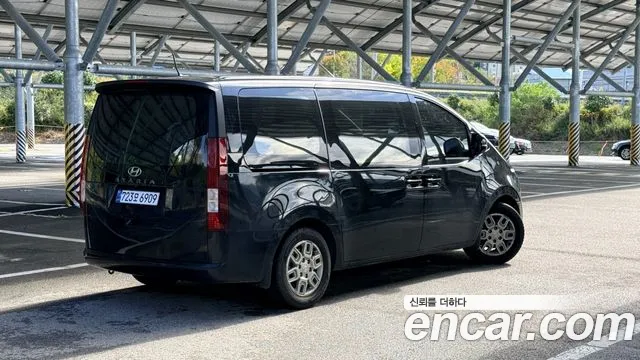 Hyundai Staria — Фото автомобиля 2