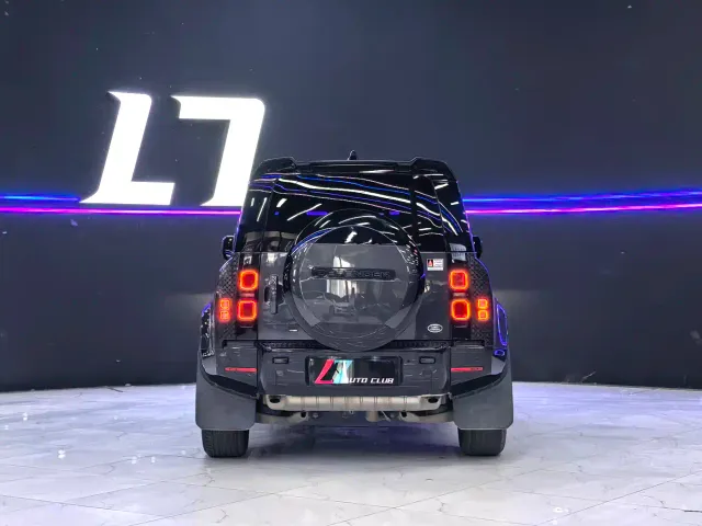 Land Rover Defender — Фото автомобиля 6
