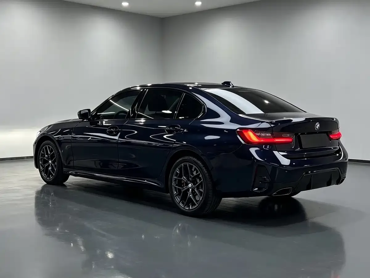 BMW BMW 3 Series 2026 330Li M Sport Shadowline Package — Фото автомобиля 11