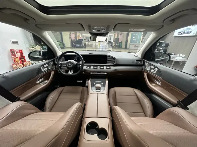 Mercedes-Benz GLS-Class — Фото автомобиля 10