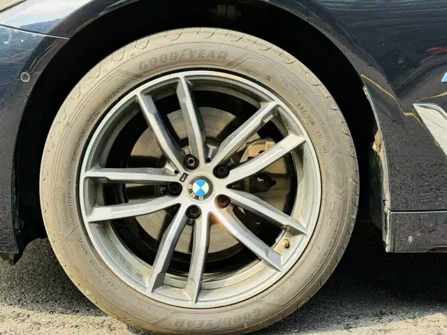 BMW 5 Series — Фото автомобиля 7