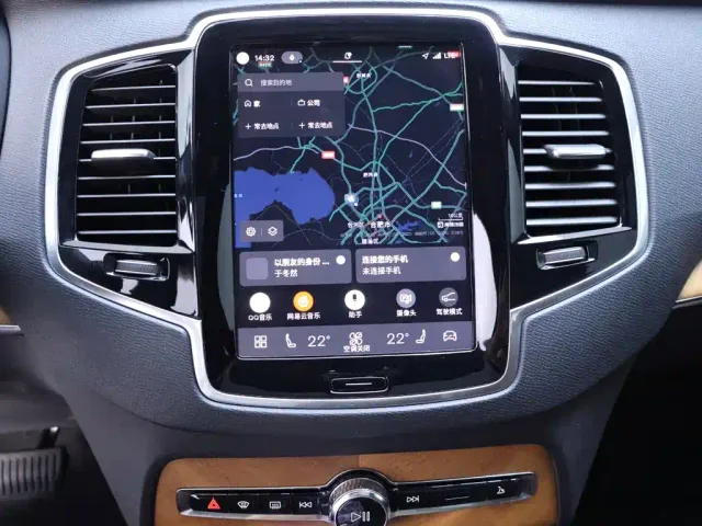 Volvo XC90 — Фото автомобиля 10