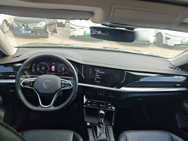 Volkswagen Passat — Фото автомобиля 9