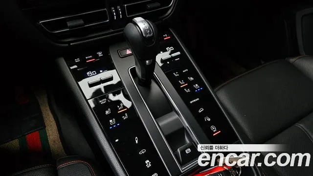 Porsche Macan — Фото автомобиля 9