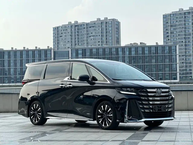 Toyota Vellfire — Фото автомобиля 3