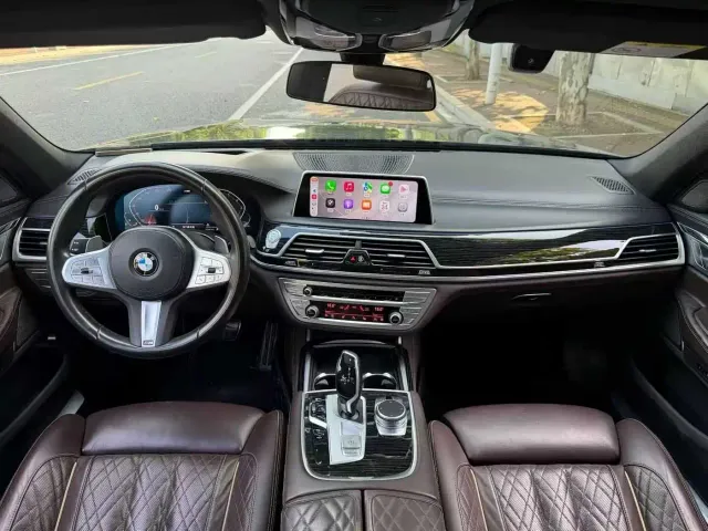 BMW 7 Series — Фото автомобиля 5