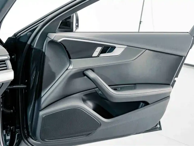 Audi A4L — Фото автомобиля 13