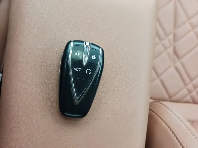 Changan Qiyuan A05 — Фото автомобиля 8