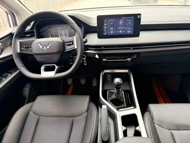 Wuling Jiachen — Фото автомобиля 8