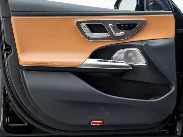 Mercedes-Benz E-Class — Фото автомобиля 21