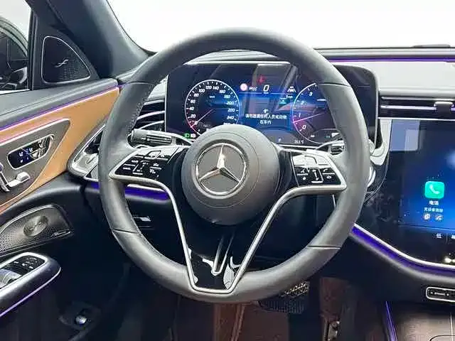 Mercedes-Benz E-Class — Фото автомобиля 4