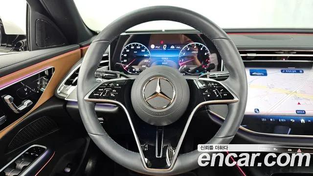 Mercedes-Benz E-Class — Фото автомобиля 13