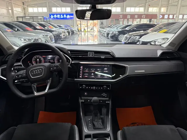 Audi Q3 — Фото автомобиля 5