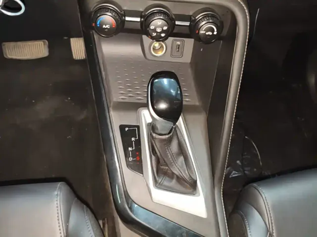 Changan CS15 — Фото автомобиля 13