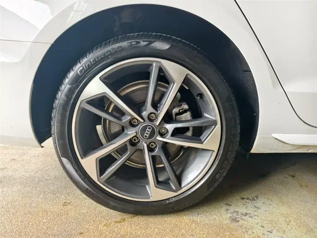 Audi A4L — Фото автомобиля 13