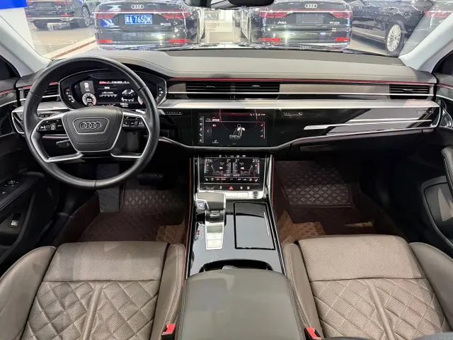 Audi A8 — Фото автомобиля 7
