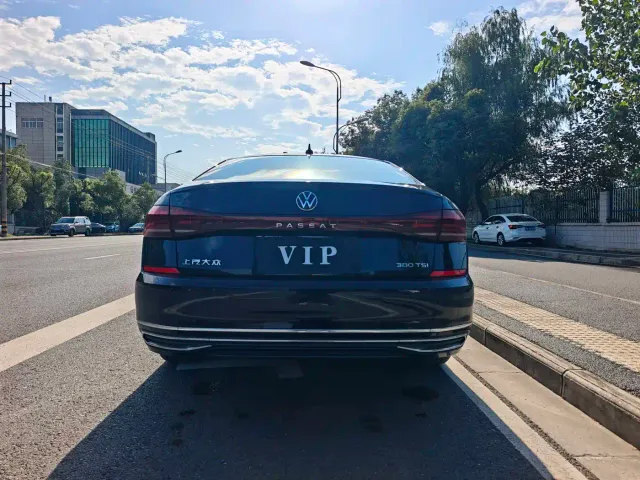 Volkswagen Passat — Фото автомобиля 6