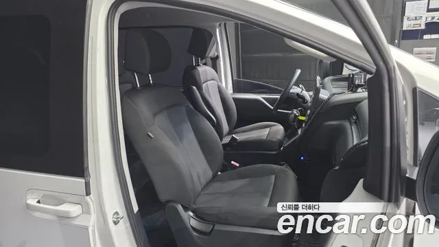 Hyundai Staria Staria Карго 5 мест — Фото автомобиля 4