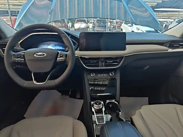 Ford Escape — Фото автомобиля 9
