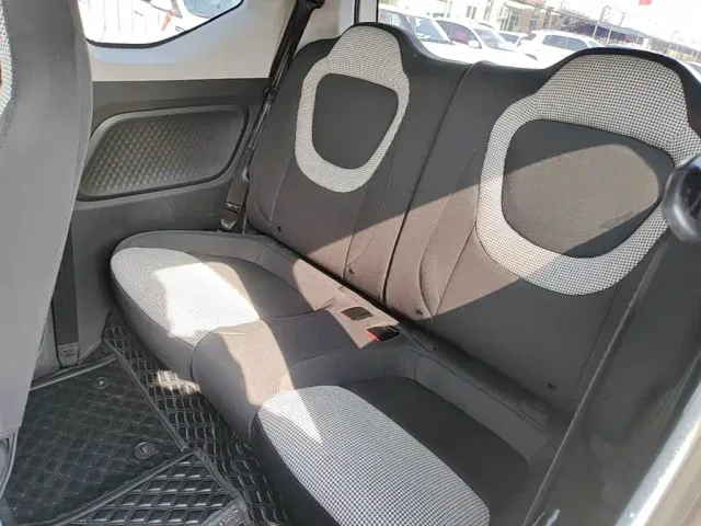 Wuling Hongguang Mini EV — Фото автомобиля 16