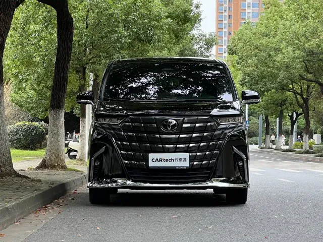 Toyota Alphard — Фото автомобиля 3