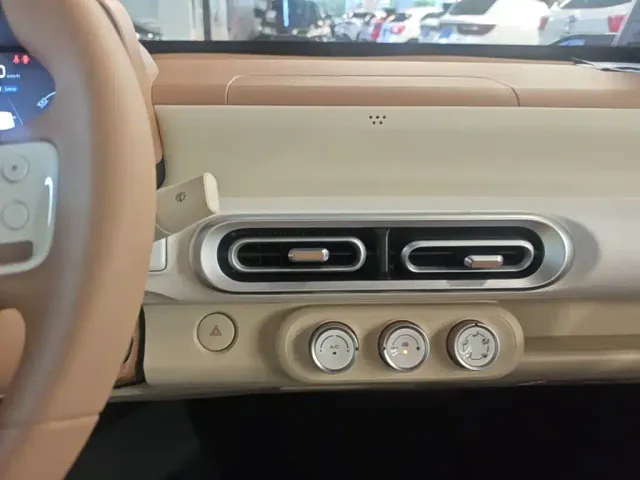 Wuling Hongguang Mini EV — Фото автомобиля 12